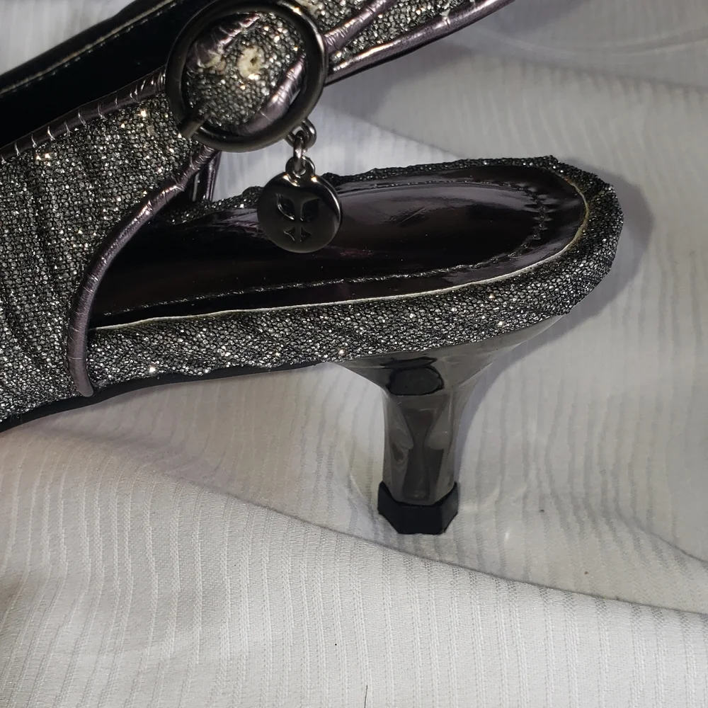 J.Reneé Batista Sophisticated Silver Slingback Heels with Textured Design,New - Picture 4 of 8